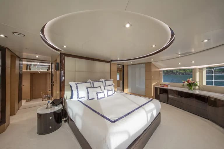 Yacht Sur La Mer Master Cabin